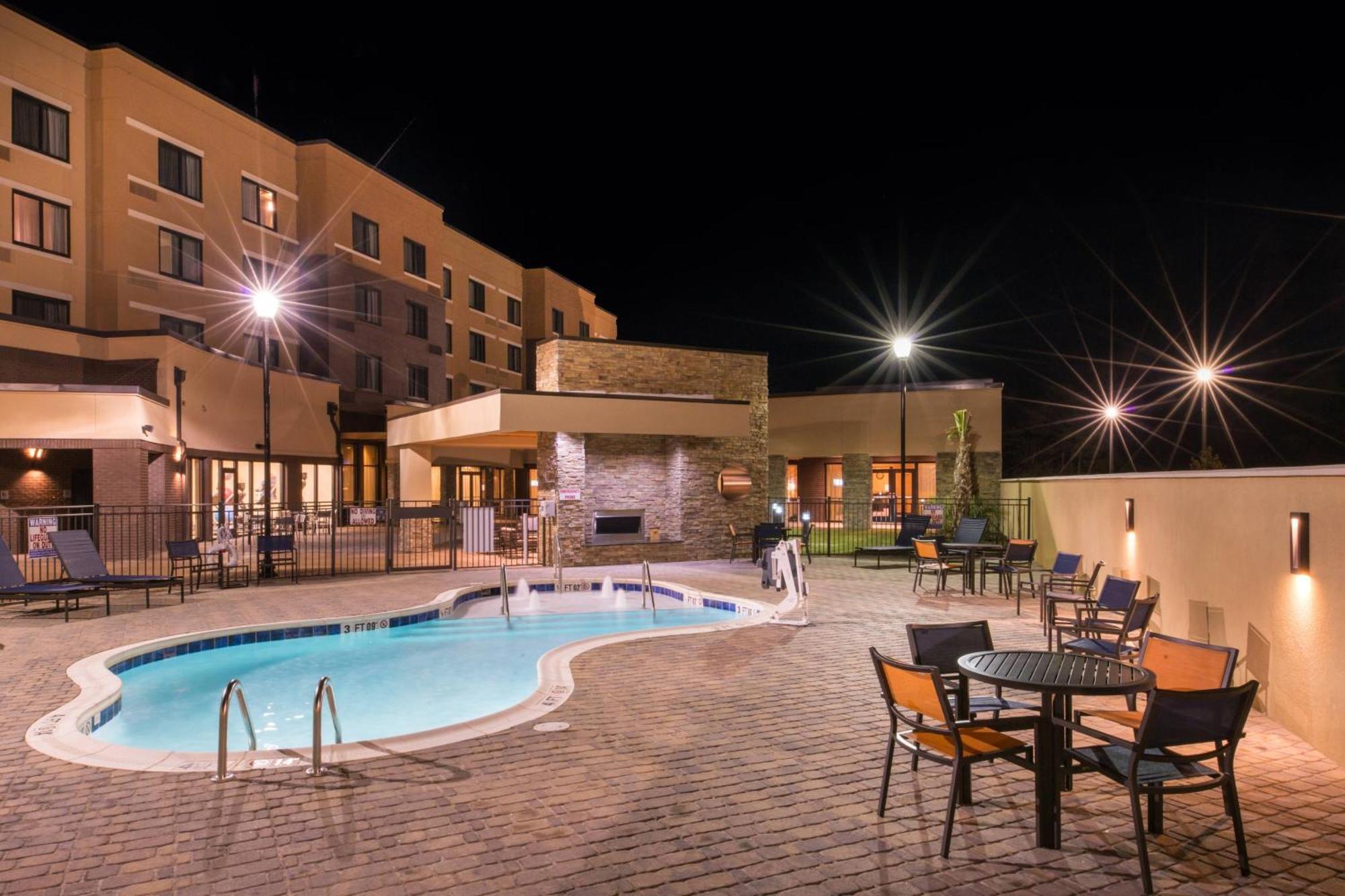 Courtyard By Marriott ג'קסונוויל מראה חיצוני תמונה
